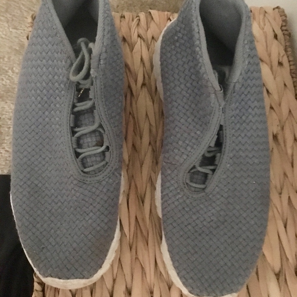 Jordan future - Picture 2 of 2